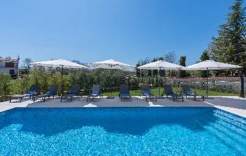 Spacious Family Villa with Pool in Poreč