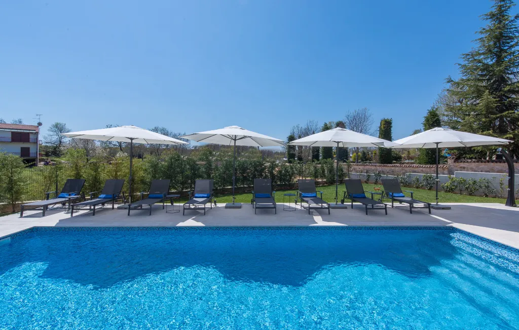 Spacious Family Villa with Pool in Poreč