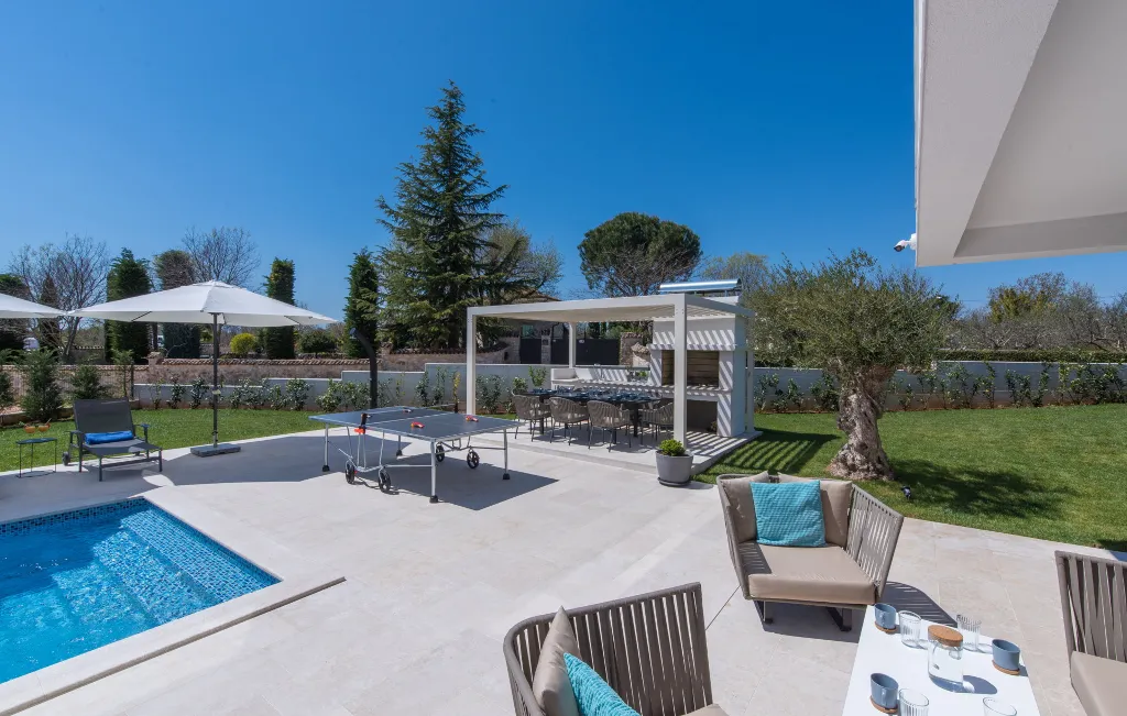 Spacious Family Villa with Pool in Poreč