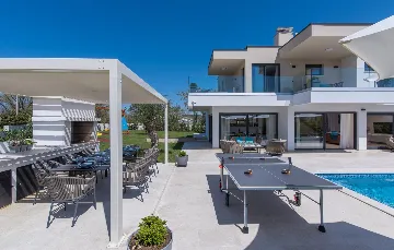 Spacious Family Villa with Pool in Poreč