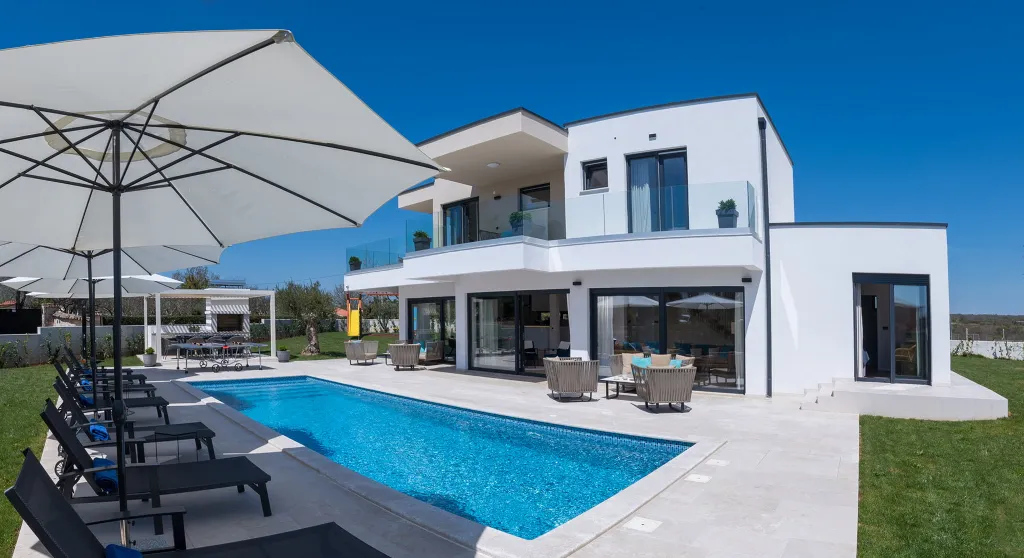 Spacious Family Villa with Pool in Poreč