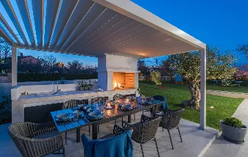 Spacious Family Villa with Pool in Poreč