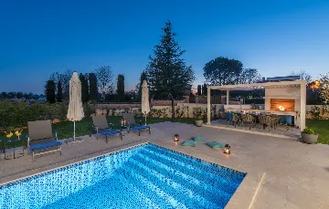 Spacious Family Villa with Pool in Poreč