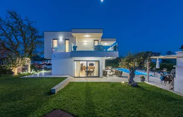 Spacious Family Villa with Pool in Poreč