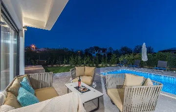 Spacious Family Villa with Pool in Poreč