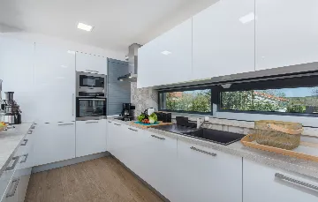 Spacious Family Villa with Pool in Poreč