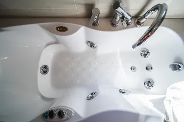 Seaside Family Villa with Pool in Dubrovnik