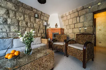 Seaside Family Villa with Pool in Dubrovnik