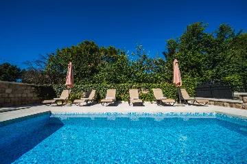 Seaside Family Villa with Pool in Dubrovnik