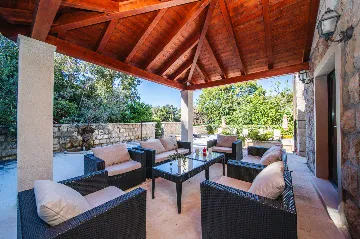 Seaside Family Villa with Pool in Dubrovnik