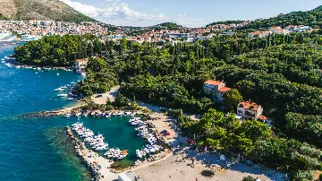 Seaside Family Villa with Pool in Dubrovnik