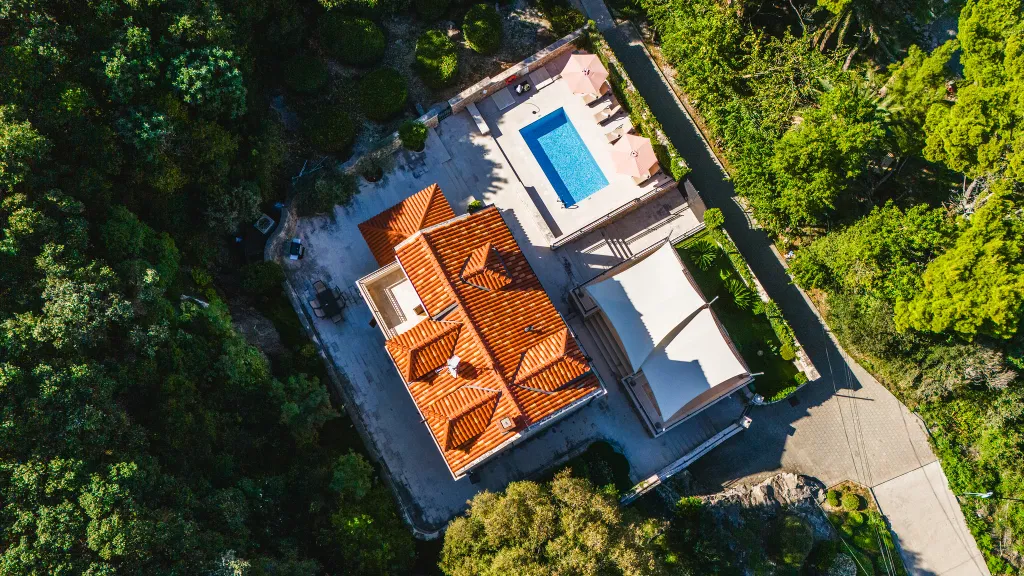 Seaside Family Villa with Pool in Dubrovnik