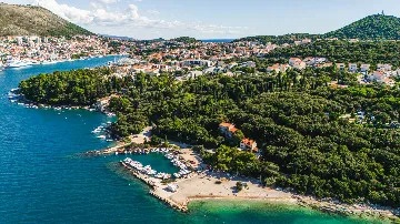 Seaside Family Villa with Pool in Dubrovnik