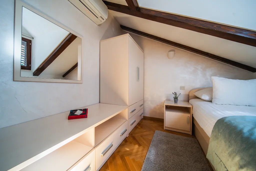 Seaside Family Villa with Pool in Dubrovnik