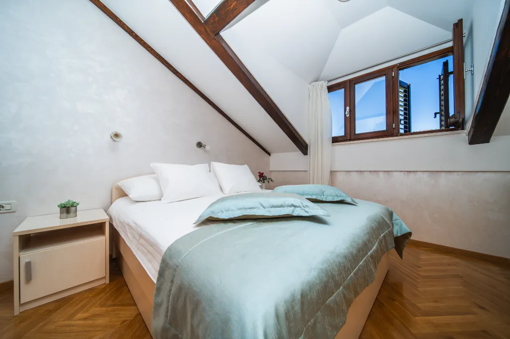 Seaside Family Villa with Pool in Dubrovnik
