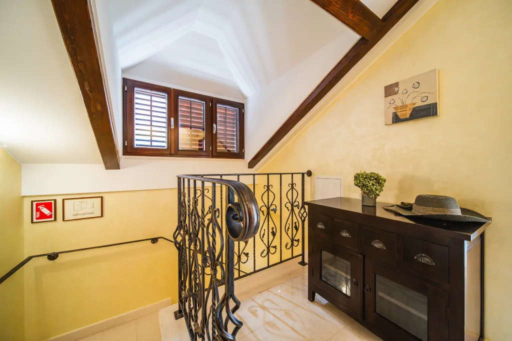 Seaside Family Villa with Pool in Dubrovnik