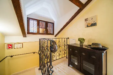 Seaside Family Villa with Pool in Dubrovnik