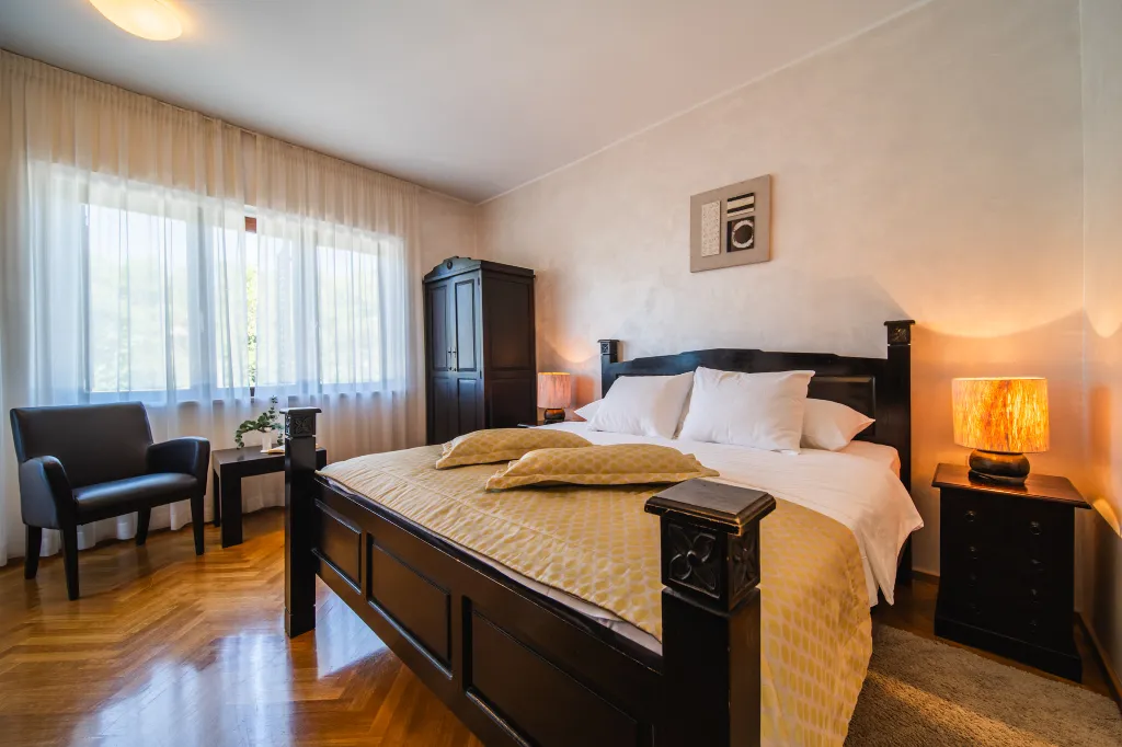 Seaside Family Villa with Pool in Dubrovnik
