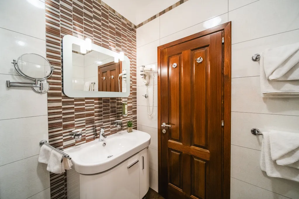 Seaside Family Villa with Pool in Dubrovnik