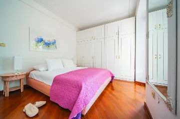 Heritage Stone Villa with Pool in Čilipi