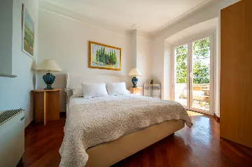 Heritage Stone Villa with Pool in Čilipi