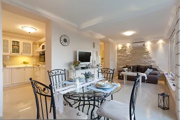 Contemporary Villa with Pool and Sea Views in Cavtat