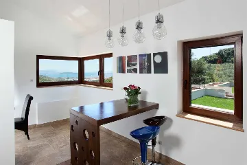 Elegant 5-Bedroom Villa with Pool in Trogir