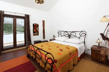 Elegant 5-Bedroom Villa with Pool in Trogir