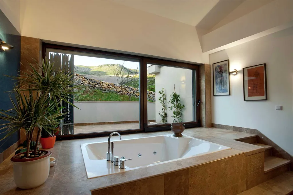 Elegant 5-Bedroom Villa with Pool in Trogir