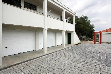 Elegant 5-Bedroom Villa with Pool in Trogir