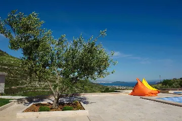 Elegant 5-Bedroom Villa with Pool in Trogir