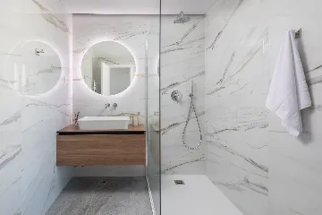 Spacious 6-Bedroom Villa with Private Heated Pool, Seget Vranjica