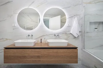 Spacious 6-Bedroom Villa with Private Heated Pool, Seget Vranjica