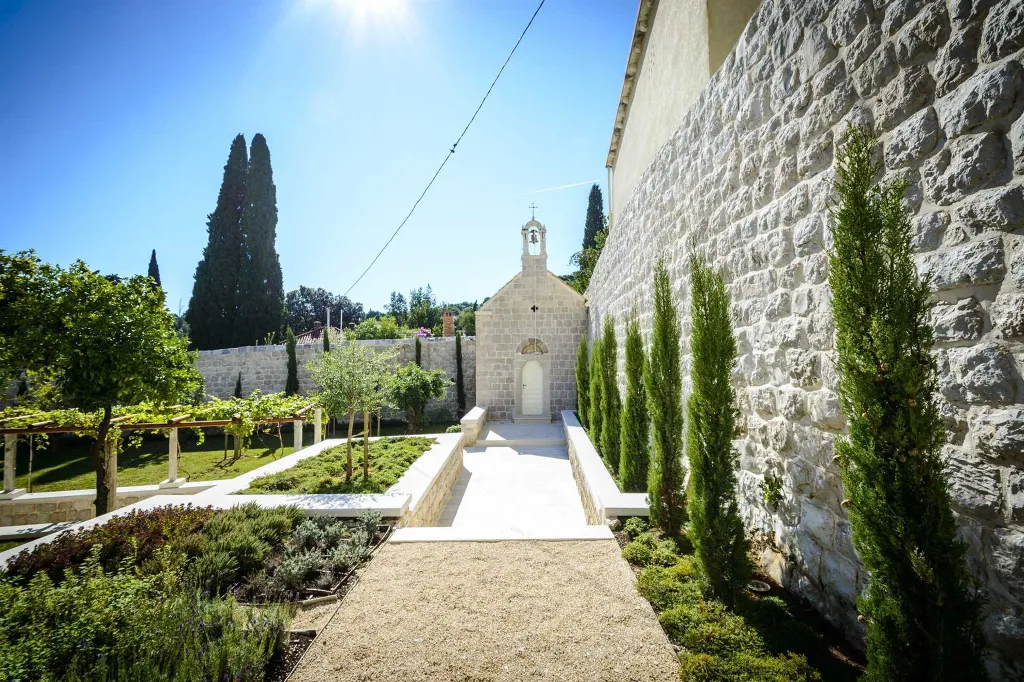 Elegant Heritage Villa with Pool in Zaton