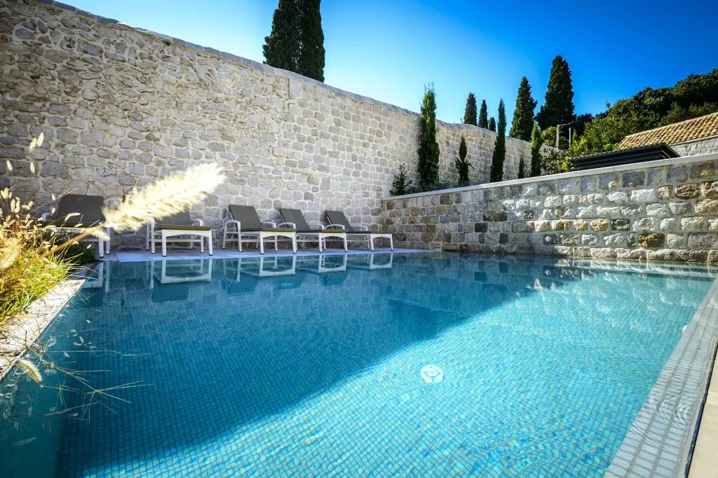 Elegant Heritage Villa with Pool in Zaton
