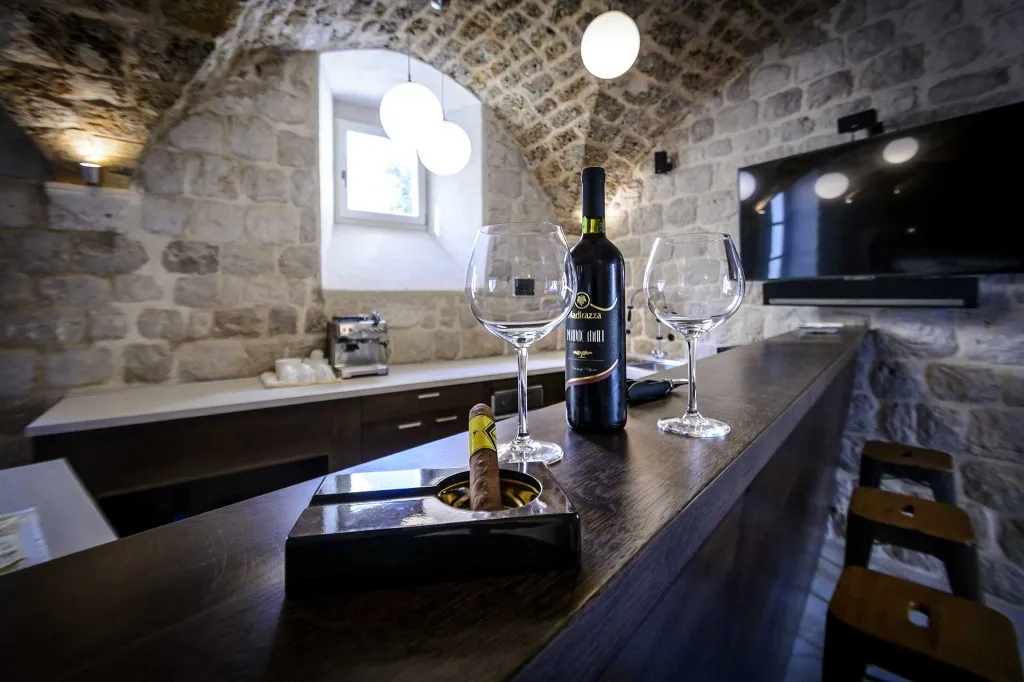 Elegant Heritage Villa with Pool in Zaton
