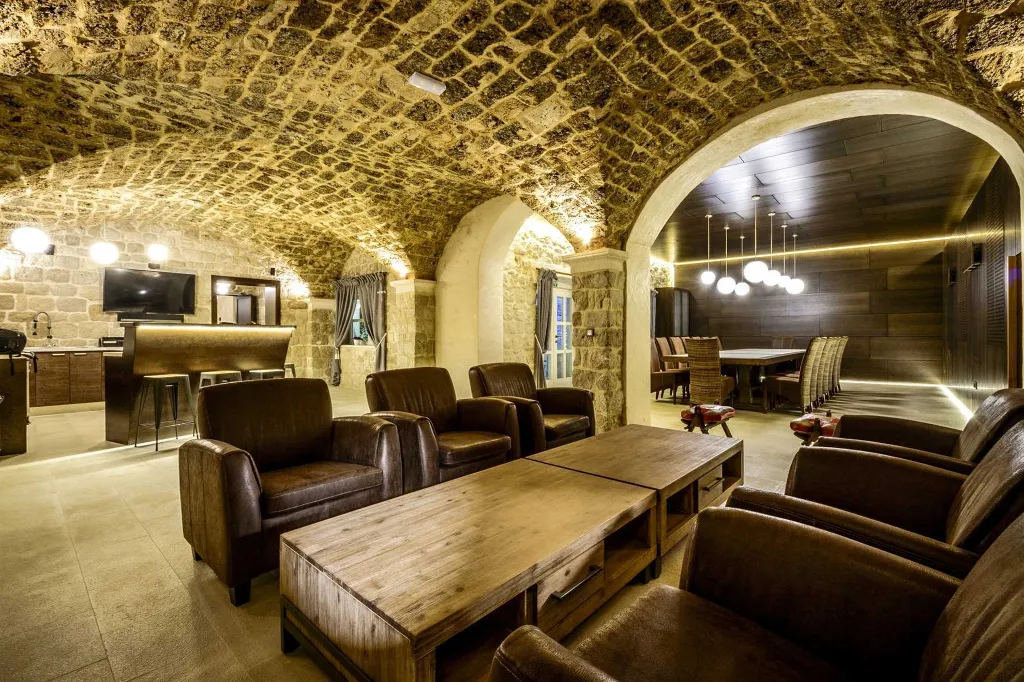 Elegant Heritage Villa with Pool in Zaton