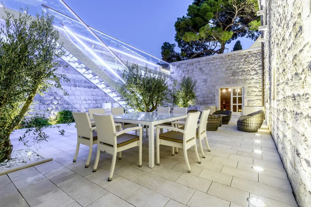 Elegant Heritage Villa with Pool in Zaton