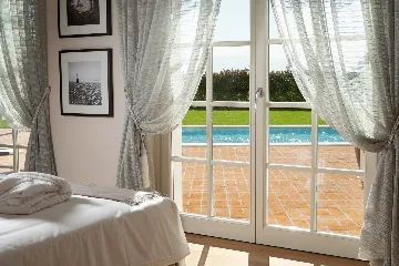 Family Villa with Pool in Vabriga