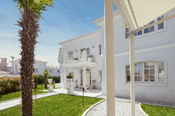 Family Villa with Pool in Vabriga