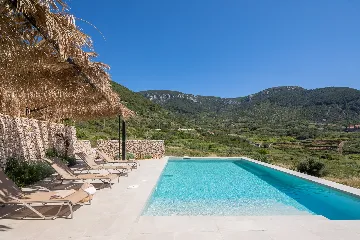 Modern Villa Retreat with Pool, Komiža