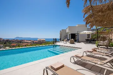 Modern Villa Retreat with Pool, Komiža