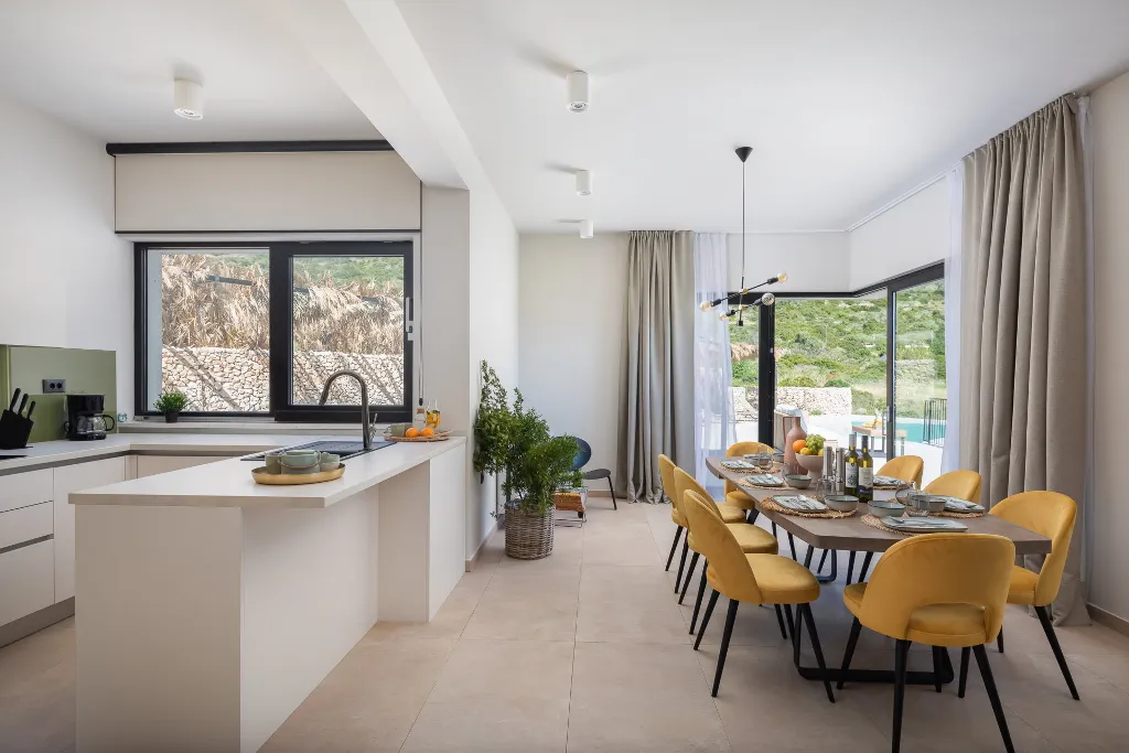 Modern Villa Retreat with Pool, Komiža