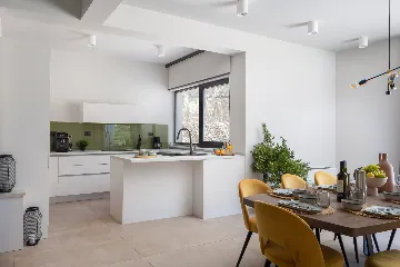 Modern Villa Retreat with Pool, Komiža