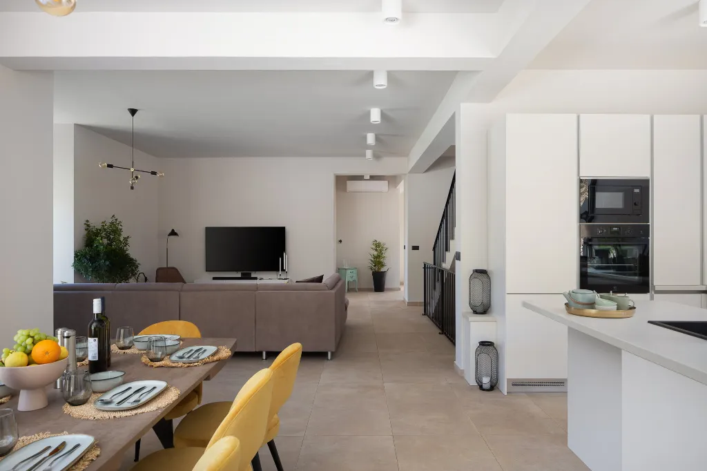 Modern Villa Retreat with Pool, Komiža