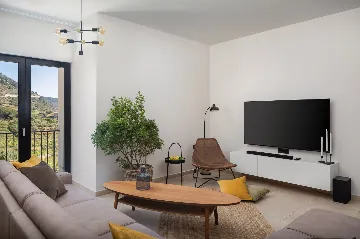 Modern Villa Retreat with Pool, Komiža