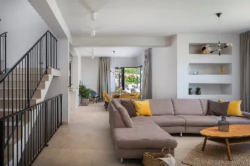 Modern Villa Retreat with Pool, Komiža