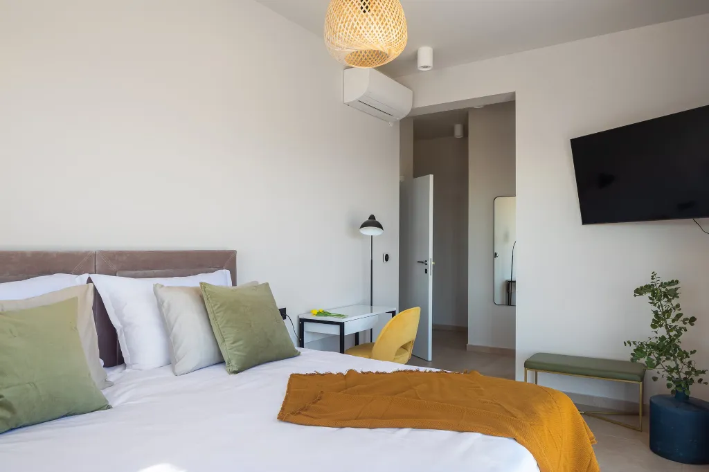 Modern Villa Retreat with Pool, Komiža