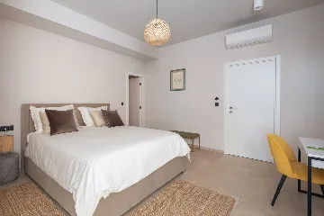 Modern Villa Retreat with Pool, Komiža