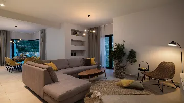 Modern Villa Retreat with Pool, Komiža